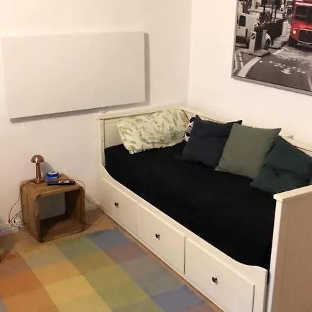 1-zimmer Gartenwohnung In Lägenhet *