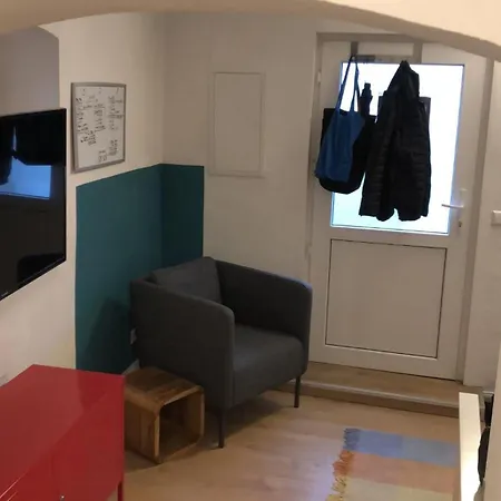 1-zimmer Gartenwohnung In Lägenhet *
